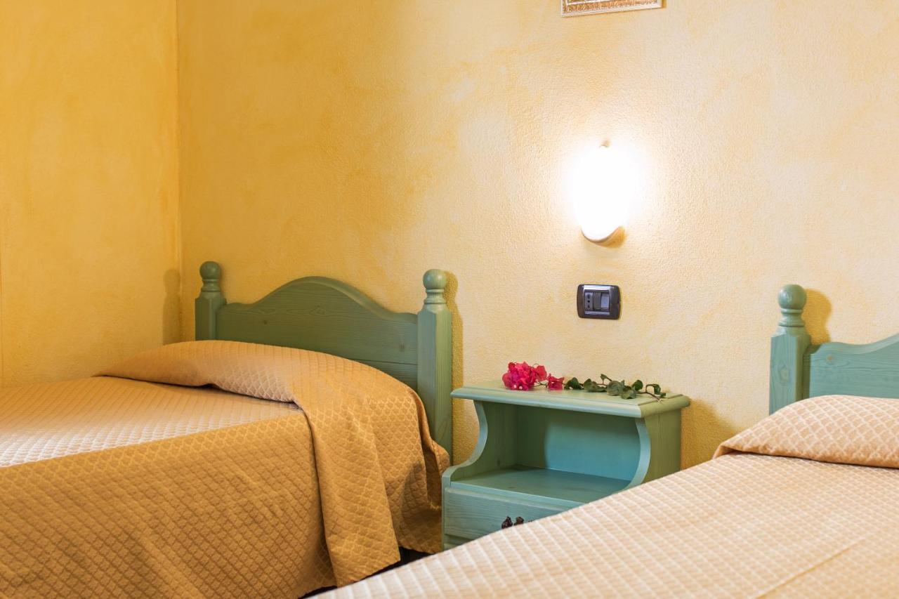 Residenza Gli Ontani Otel Orosei Dış mekan fotoğraf